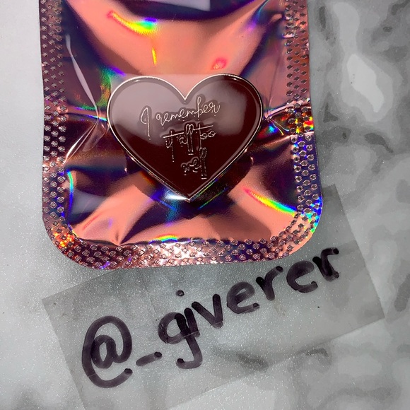 ALL TOO WELL - I REMEMBER IT ALL TOO WELL PIN - TAYLOR SWIFT RED - TAYLOR PIN - Picture 4 of 9